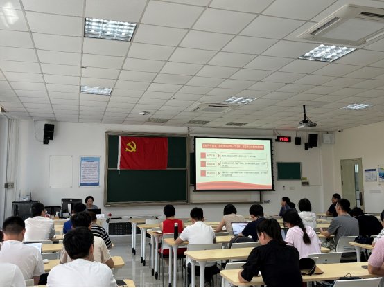 为深入拜仁慕尼黑官方合作伙伴世界杯手